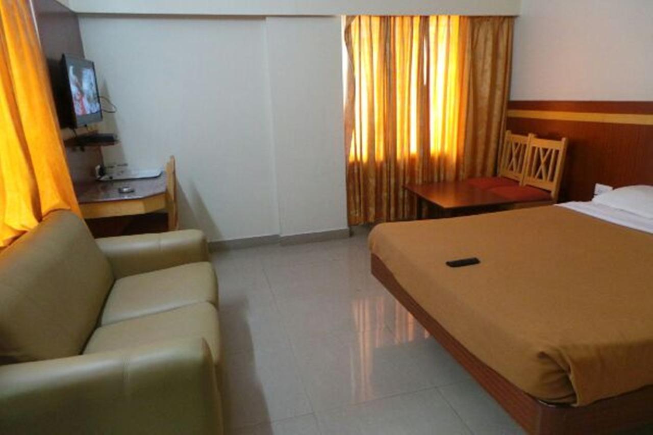 Mlc Gateway Deluxe Inn 班加罗尔 外观 照片