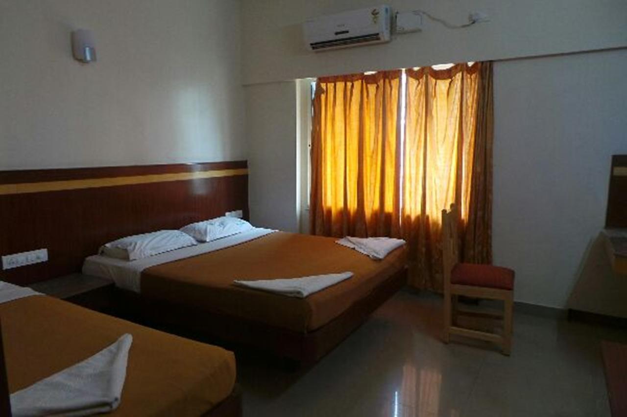 Mlc Gateway Deluxe Inn 班加罗尔 外观 照片